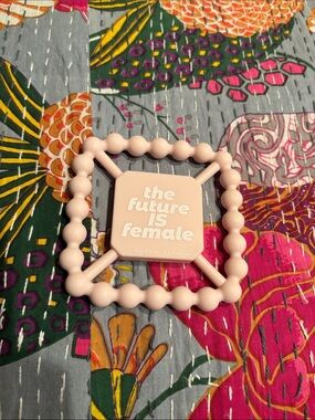Tunno Tots “The future is female”